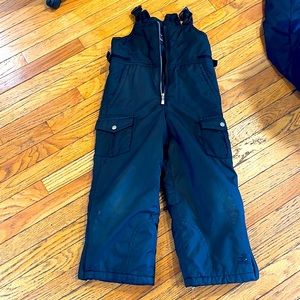 Black snowsuit for kids size 5/6 medium zero x posture